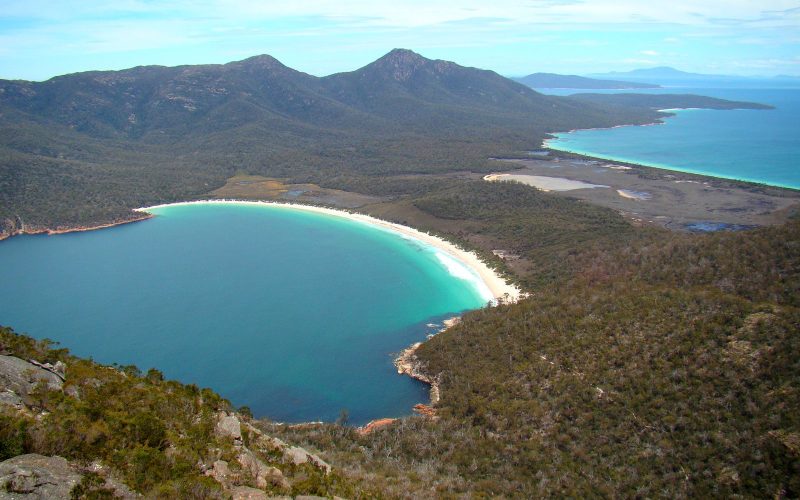 Turquoise Wineglass Bay and its white beach in Freycinet National Park, Tasmania