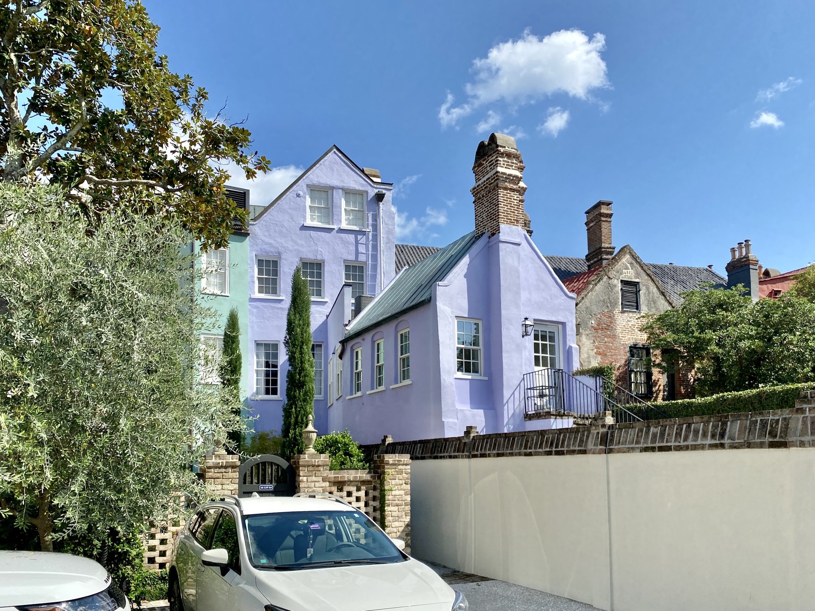 Pastel Rainbow Row houses in Charleston, South Carolina
