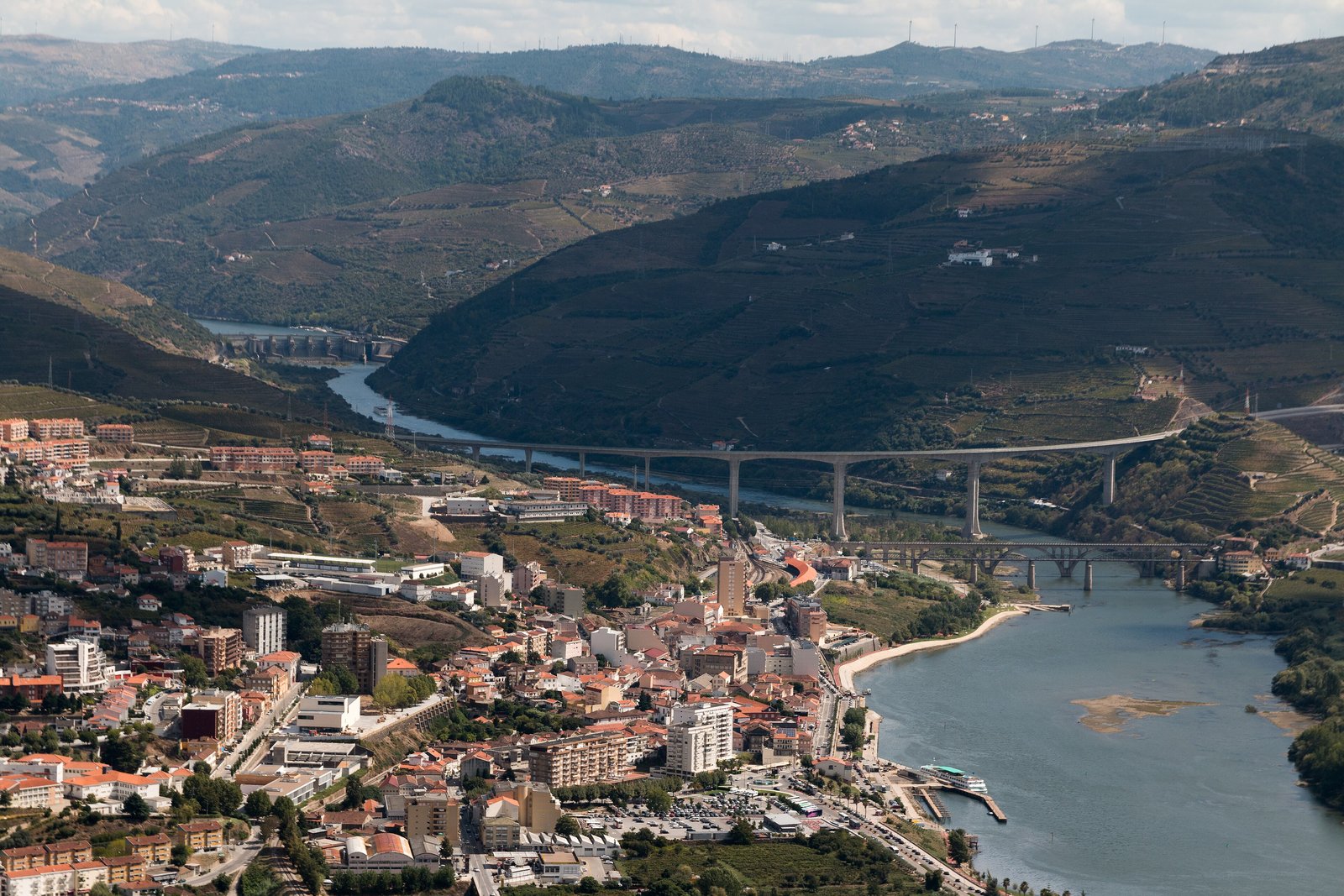 Peso da Régua and the Douro river seen from above, surrounded by hills