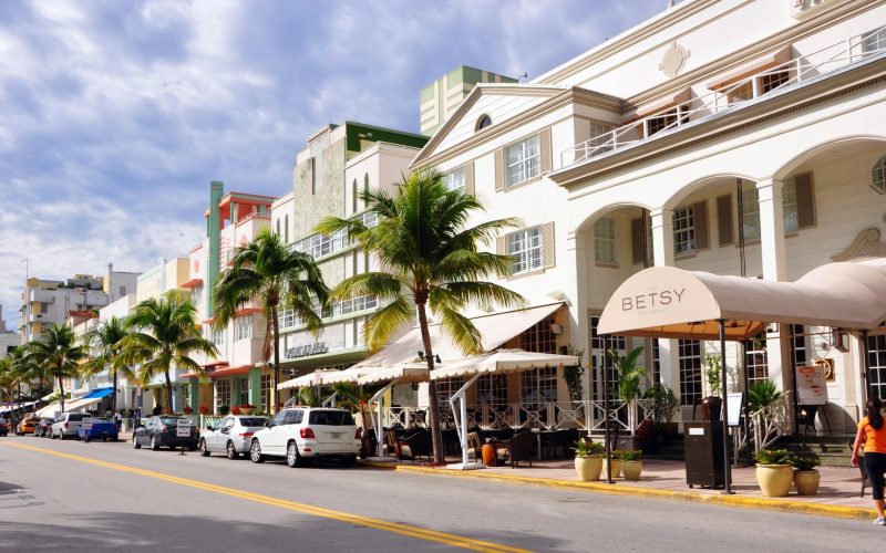 Ocean Drive and Art Deco hotels in Miami Beach